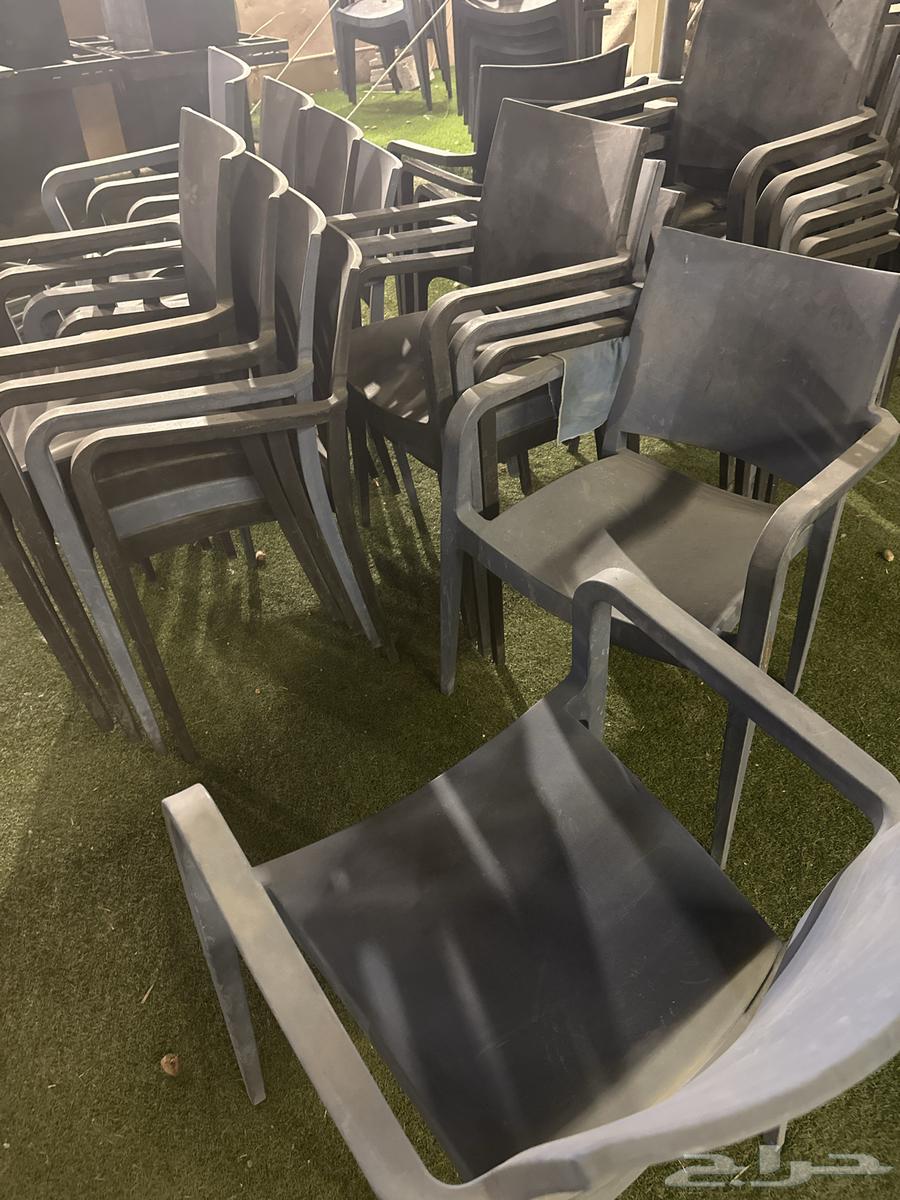 Iron tables with heater and chairs64433780041603110