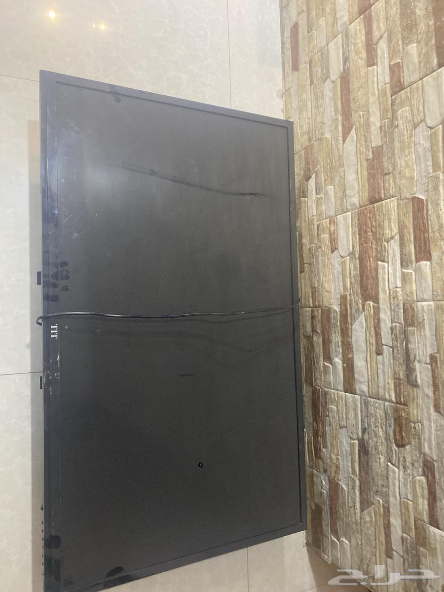 Two TVs for sale without remote control64436011282178111