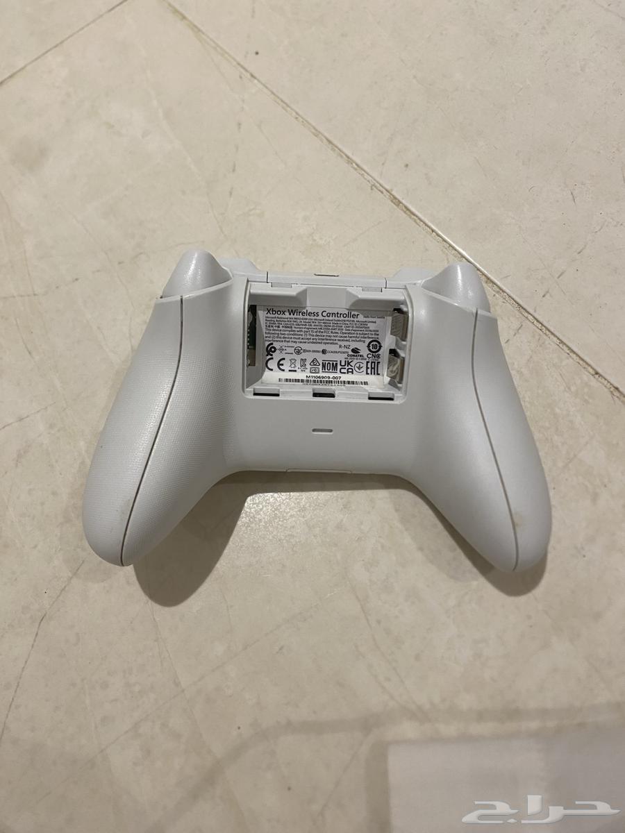 Xbox Series S with all its accessories and an account in Black Ops 664432318864002112