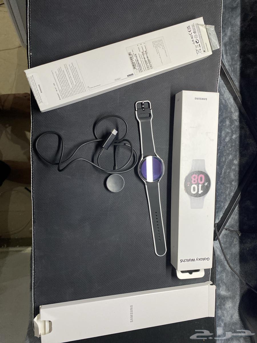 ساعة سامسونج الجيل 5 مقاس اشاشة 44يوجد بشاشة خدوش64440995200642112