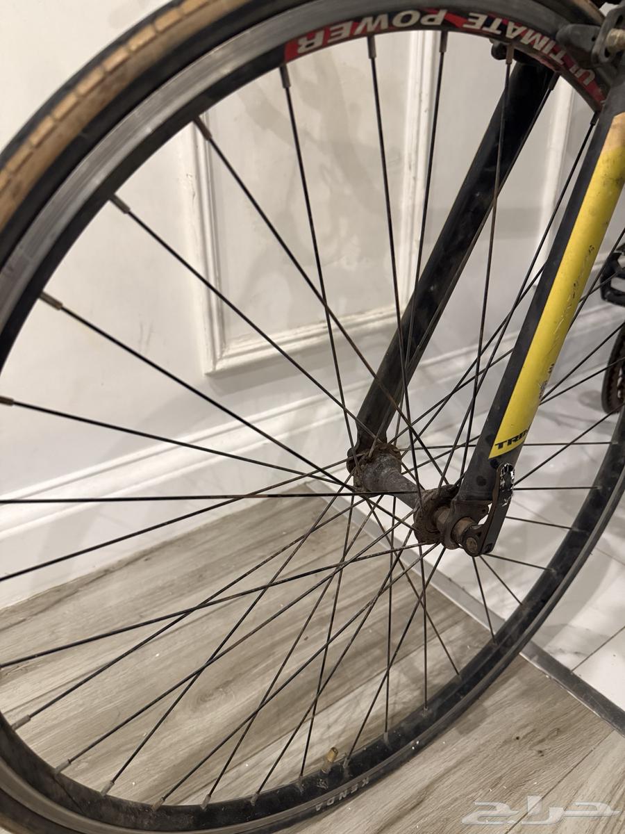 دراجه رياضيه خفيفه الوزن تم البيع64435463471107112