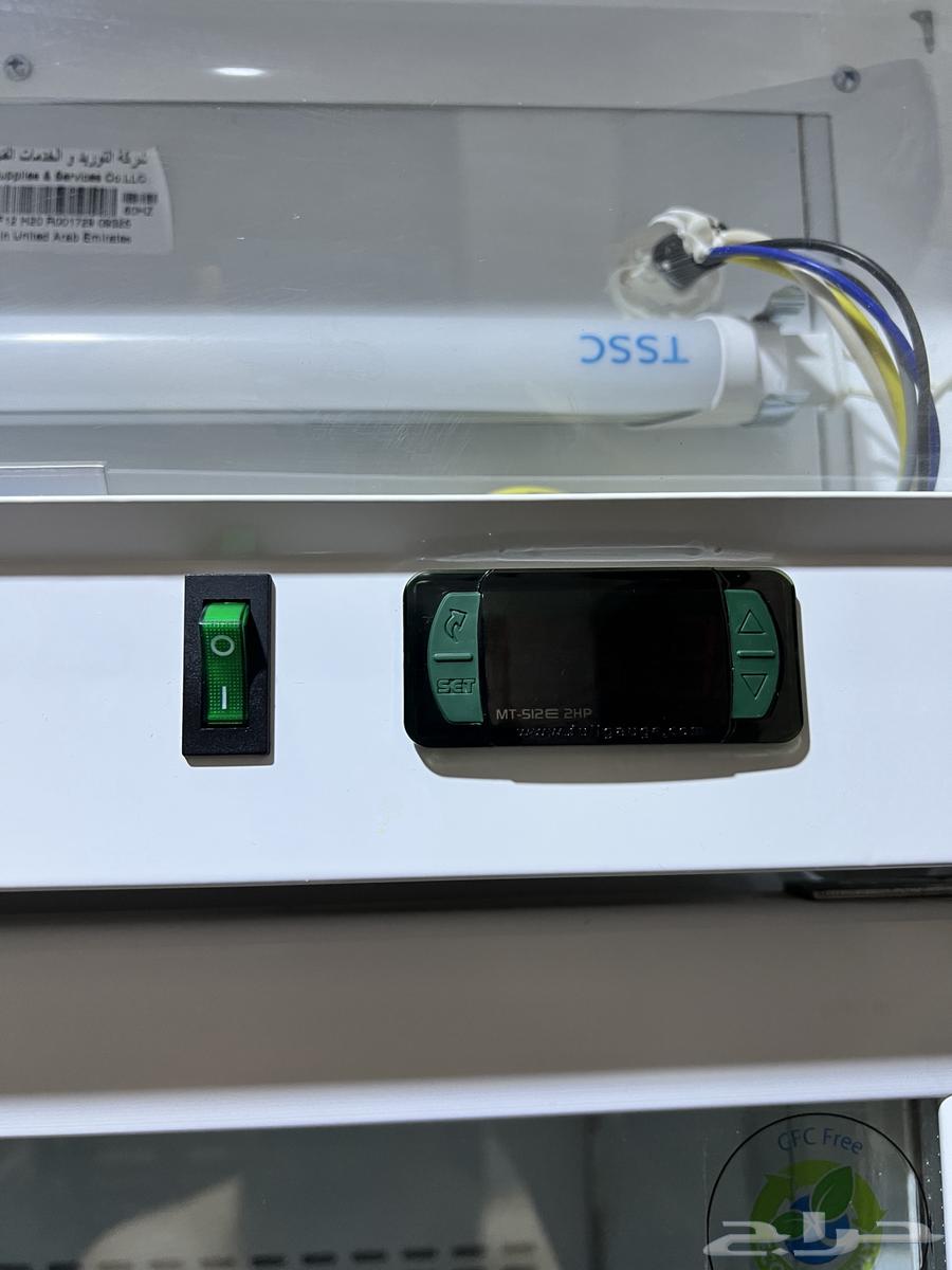 Vertical refrigeration and display refrigerator64437611999747112