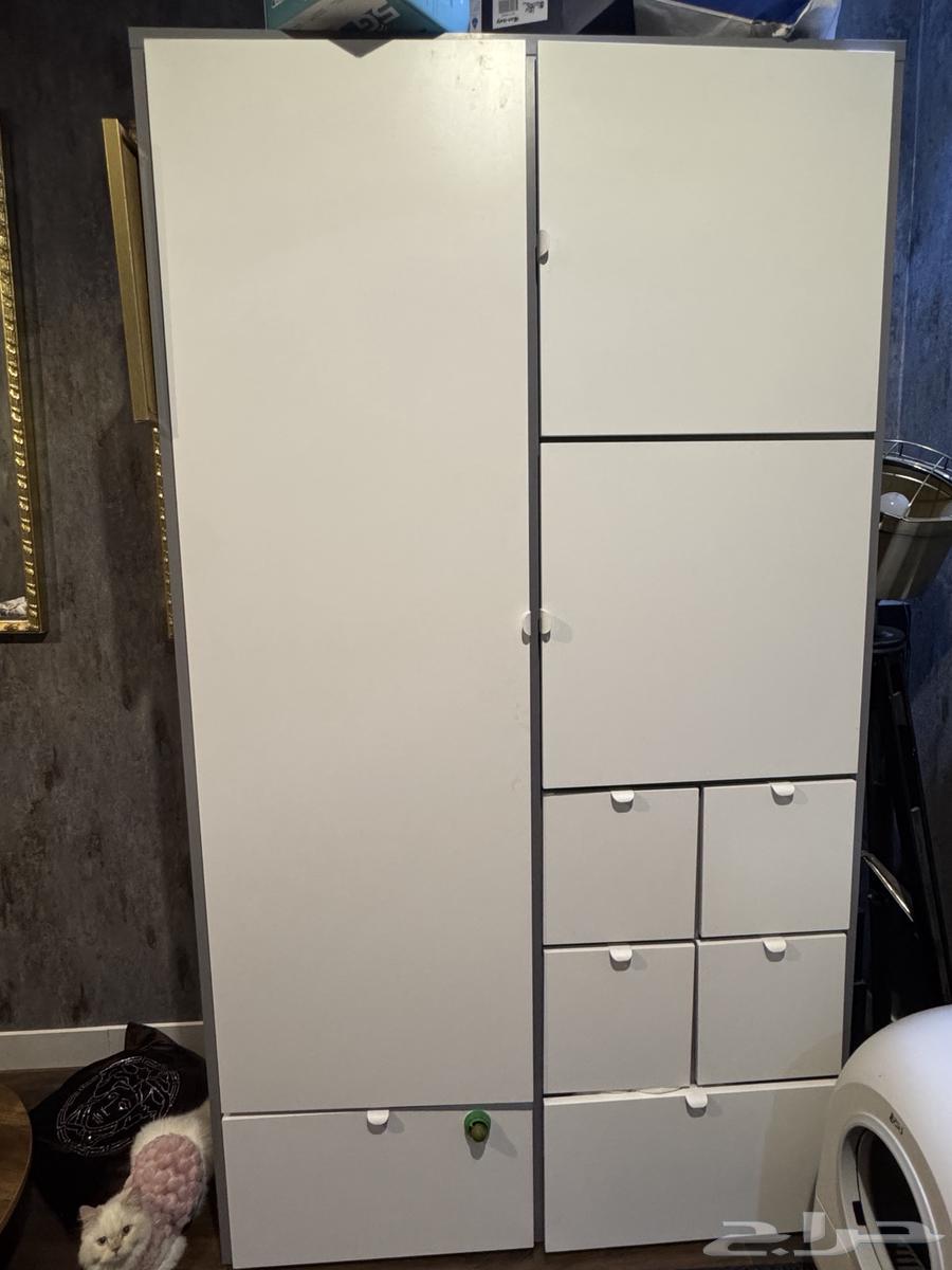 دولاب و سرير مستعمل من ايكيا ( تم بيع الدولاب)64440397311873110