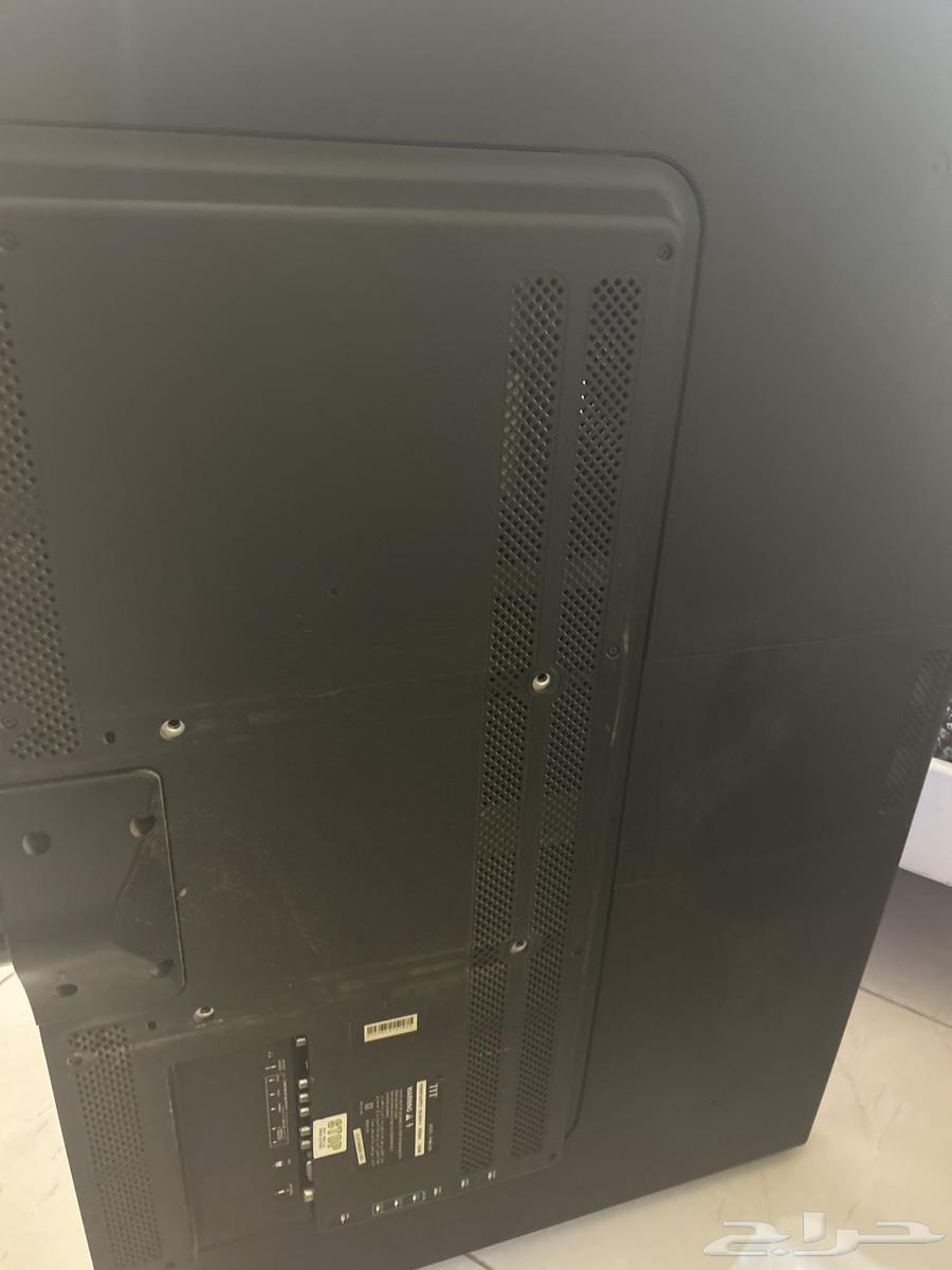 A clean screen with a slight crack in the text, working fine by God64442035054209112