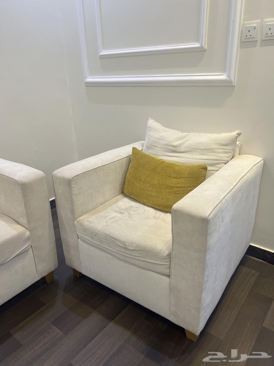 كنب بحاله جيده عباره عن 4 قطع64440752226562110