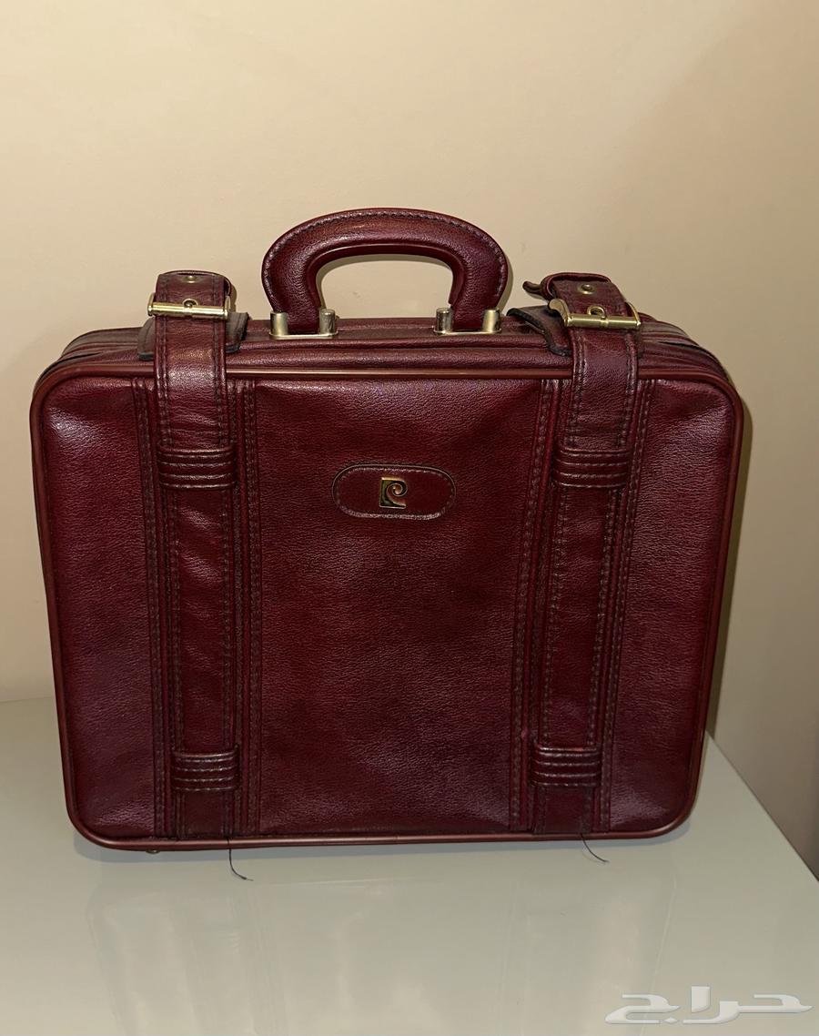شنطة كلاسيكية للبيع64438123278081113