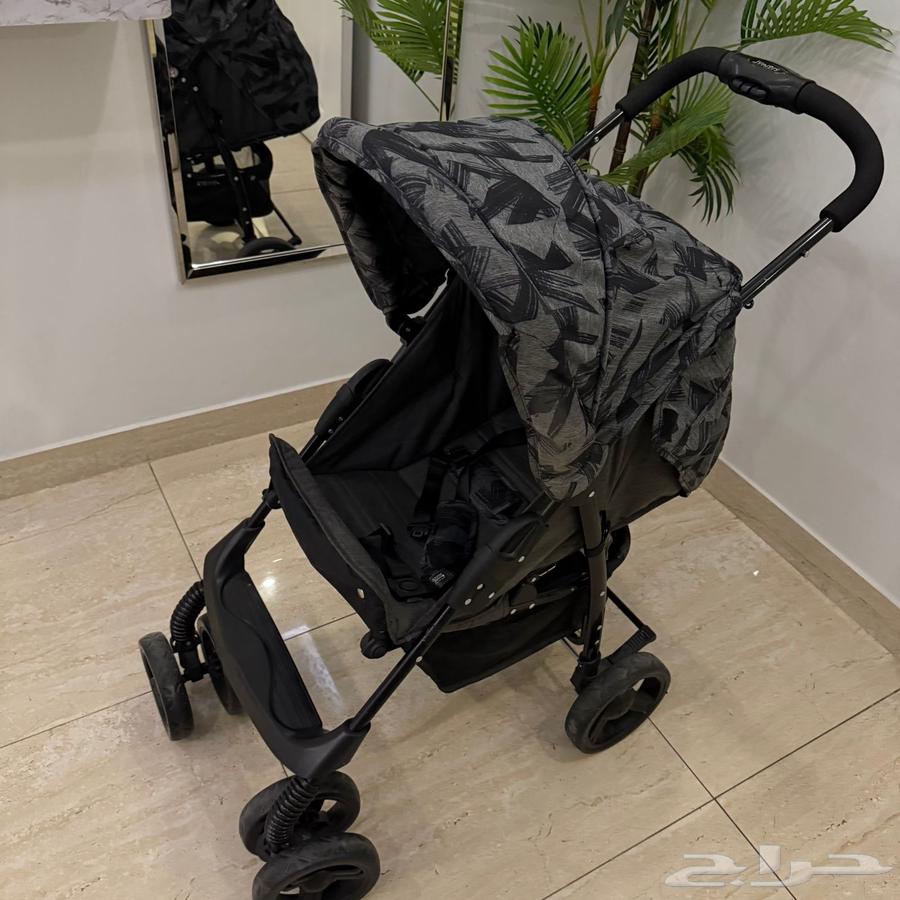 عربة أطفال من جونيورز بحالة ممتازة64436159431810110