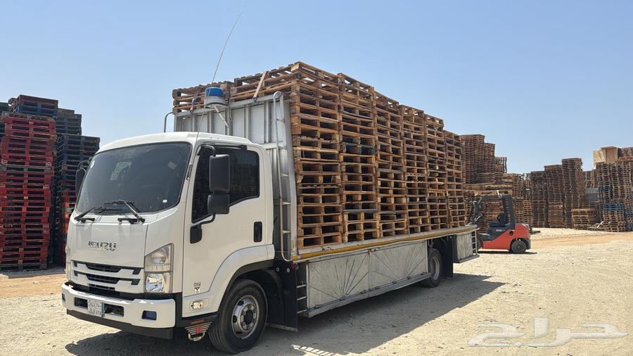 Wooden pallets of all sizes and colors64438699770115110