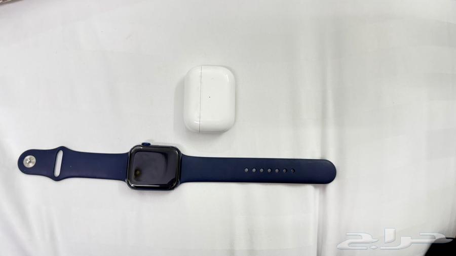 ساعة ابل الاصدار السادس مقاس 44 كحلي ومعاها سماعه ابل64435450001537111