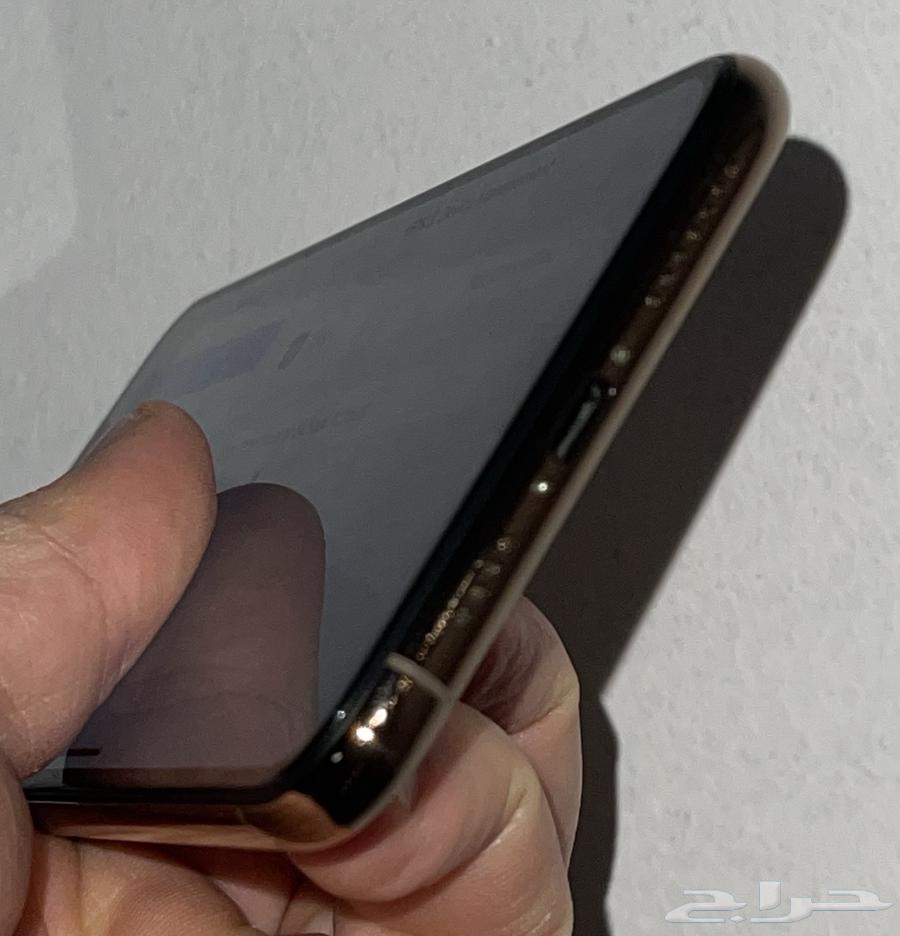 ايفون 11 بروماكس ذهبي السعه 512 البطاريه 10064435258469763113