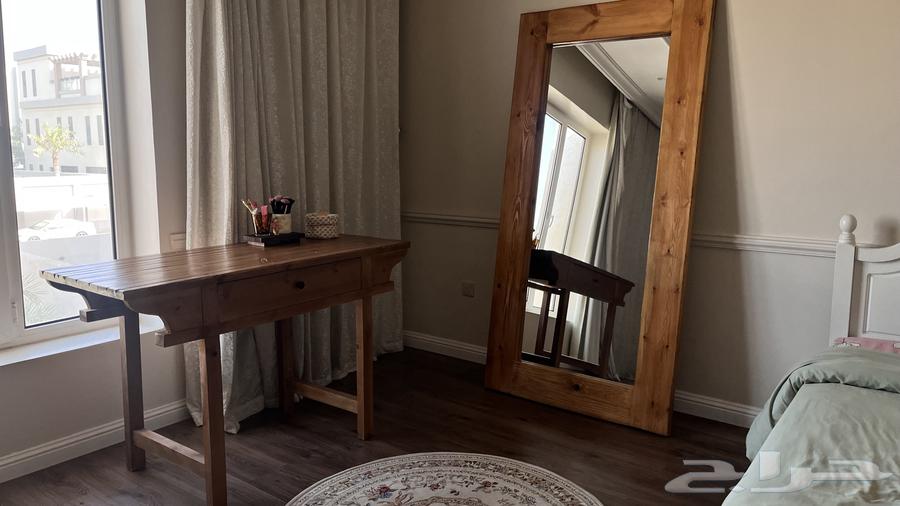 Corner dressing table with mirrors64437759928961110