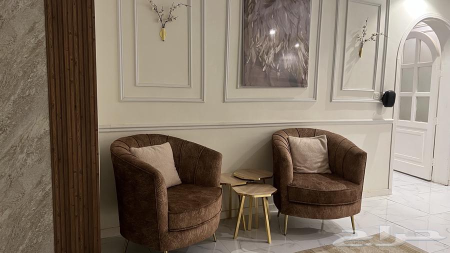 Two beds with mattresses64434374014337110