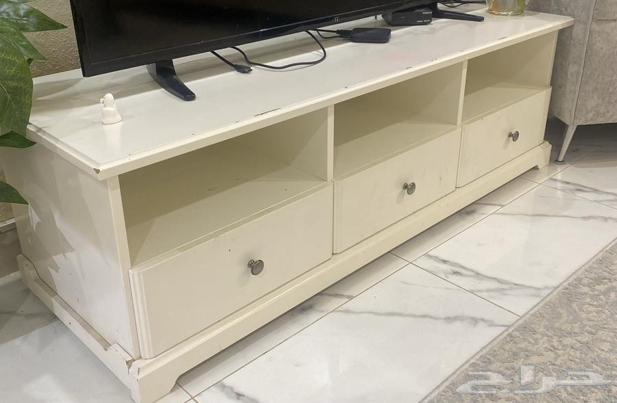 طاولة تي في من ايكيا64440519494914110