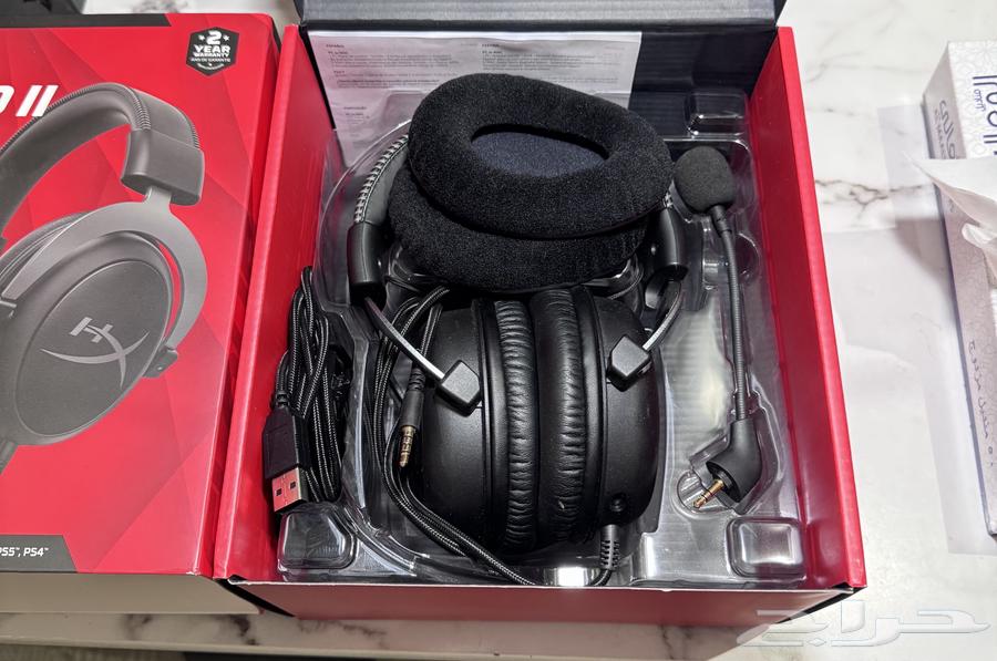 HyperX Cloud 2 with all accessories64437625429761111