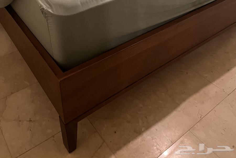 غرفة نوم خشب ماليزي سنتر بوينت   استخدام نظيف . مع مرتبه64438230405249112