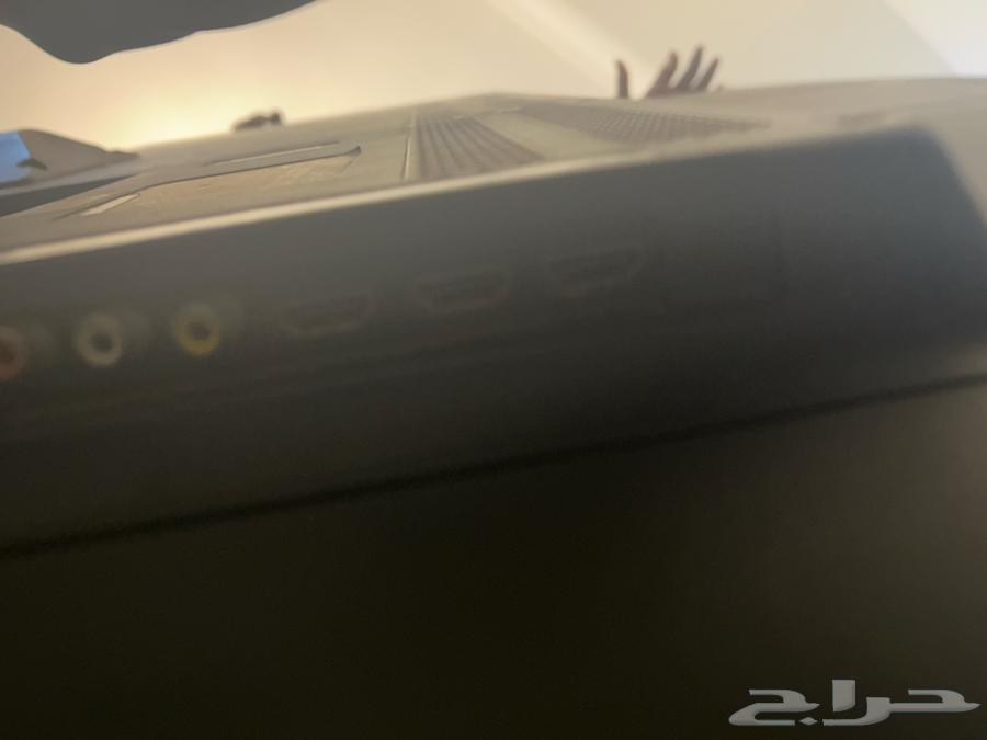 A clean screen with a slight crack in the text, working fine by God64442035054209113