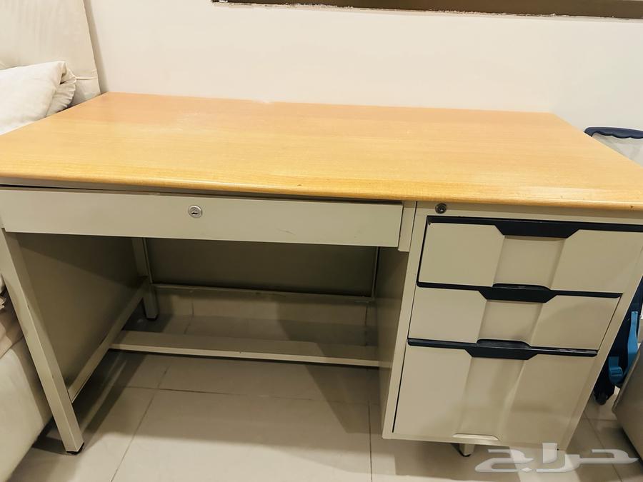 طاوله خشب معدنيه بحاله جيده64440260773633112
