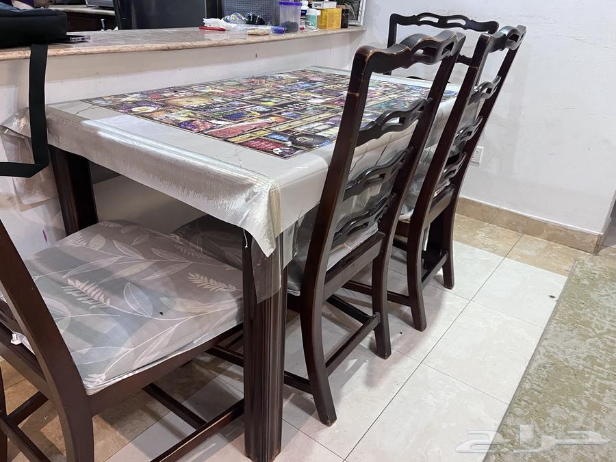 Dining table with 4 chairs64437004914306113