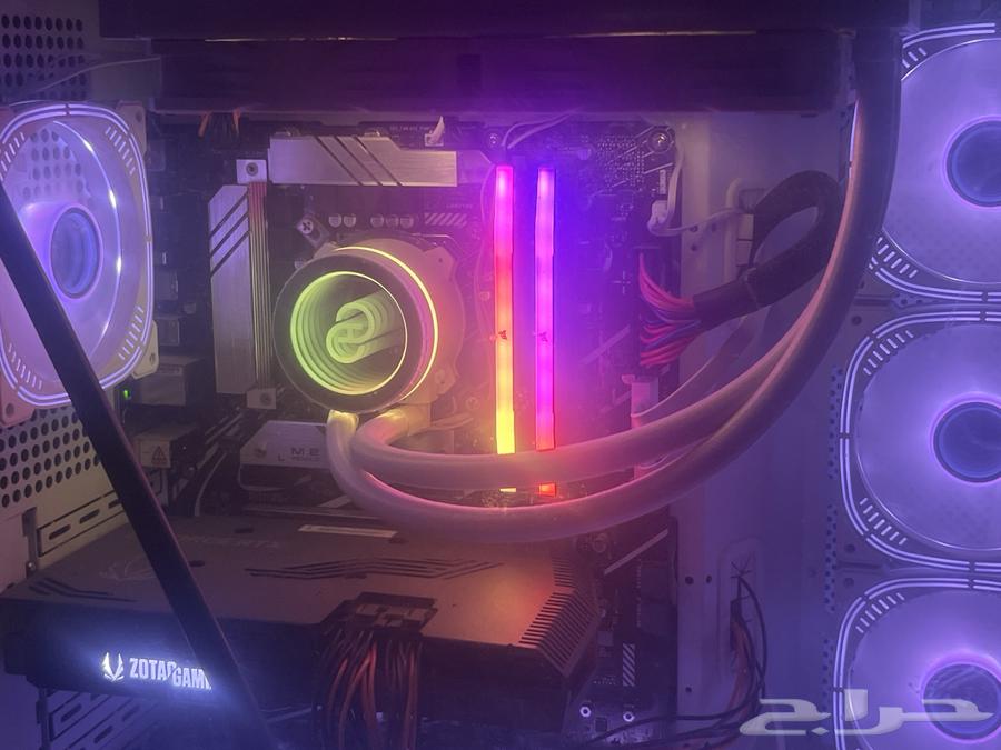 PC with table and Samsung 32 screen and 27 screen with all its accessories64436051668994112