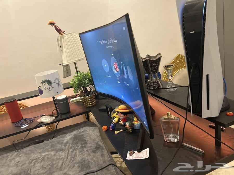 Sony with curved screen and gaming table64439444692483110