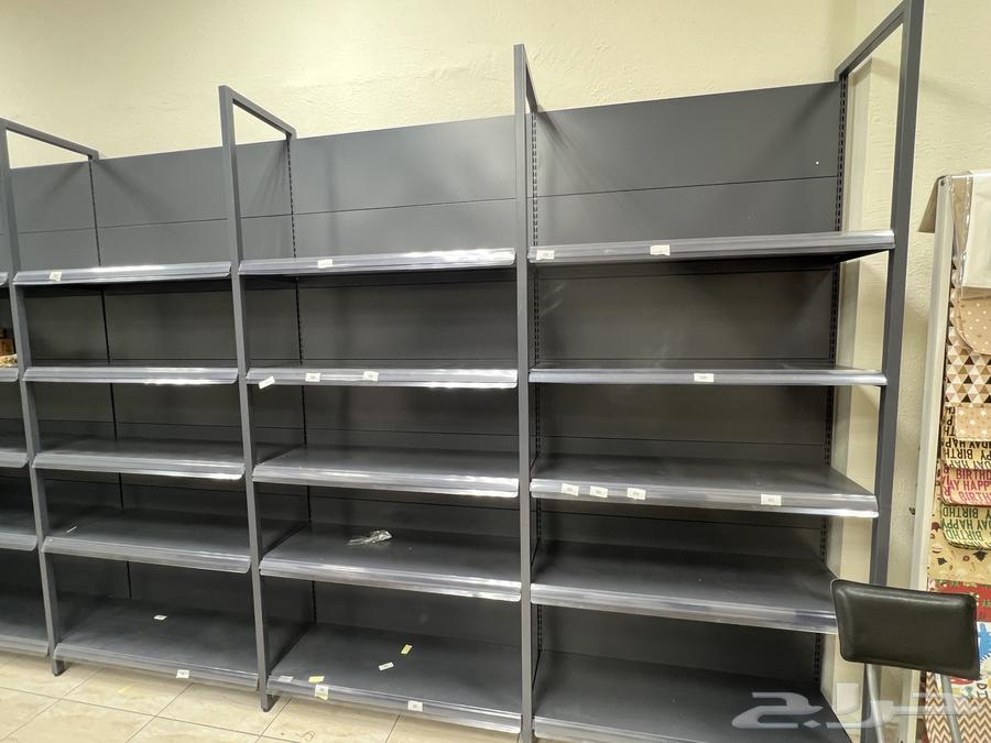 Merchandise shelves64438042431234112