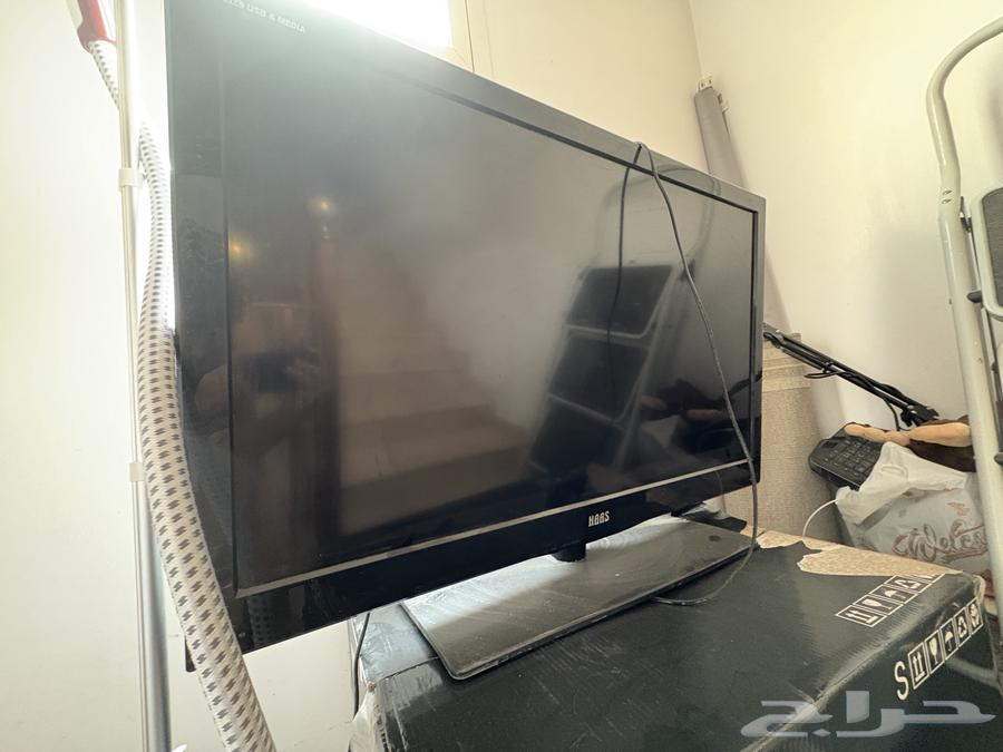 تلفزيون ودولاب رفوف وطاوله صغيره للبيع64438015528833110