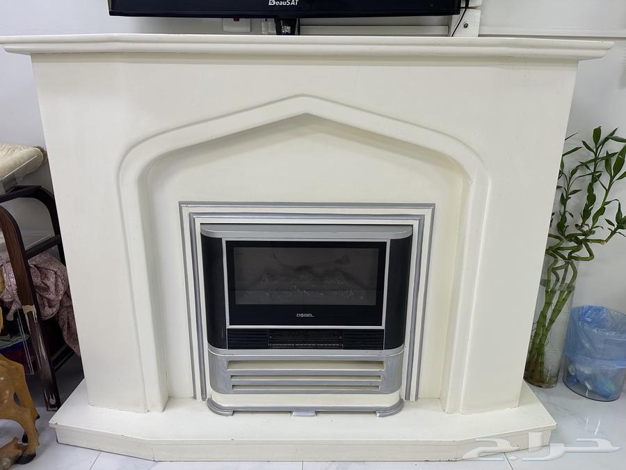 مدفئة مع طاولة لون ابيض64441158404098111