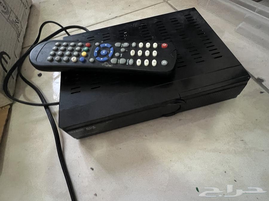 Magic Box receiver with remote in excellent condition64439609942658110