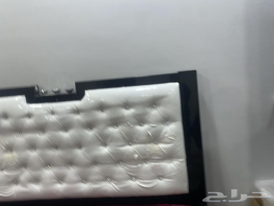 A bed with a new mattress64441732101889112