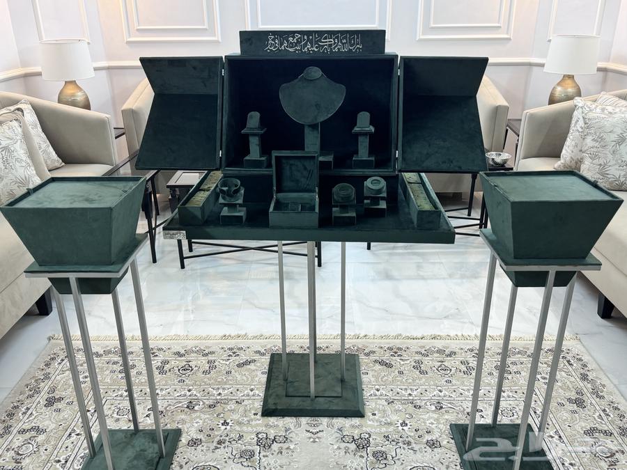 Queen Tables64438485100034111