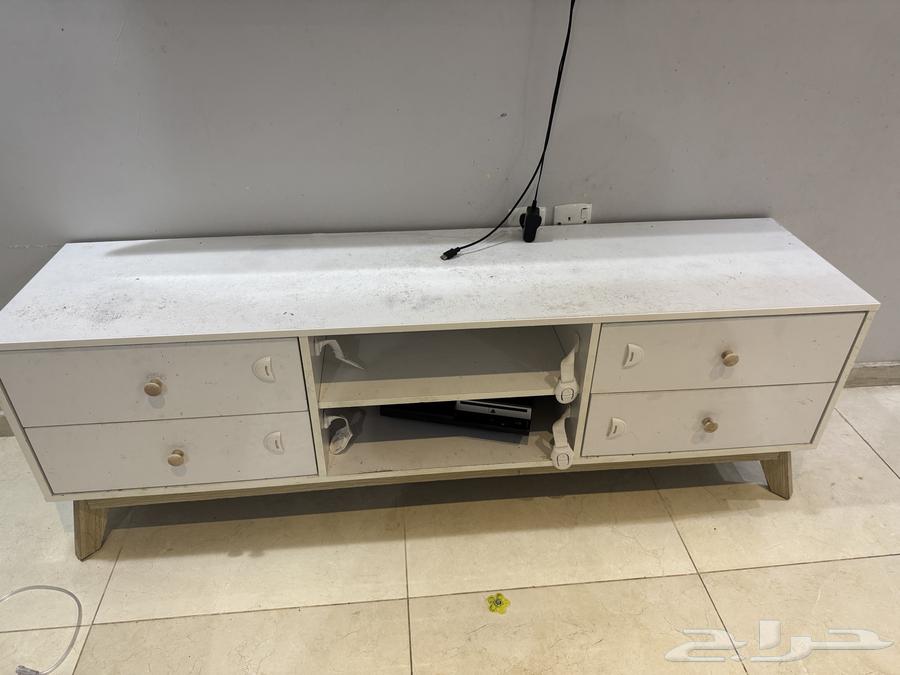 طاولة تلفزيون من هوم بوكس64435463440897110