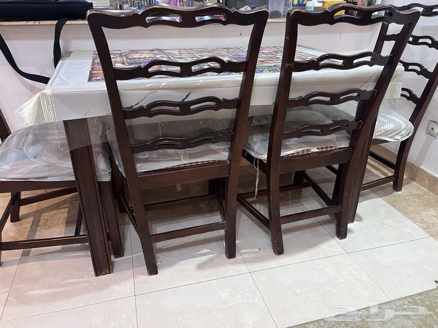 Dining table with 4 chairs64437004914306112
