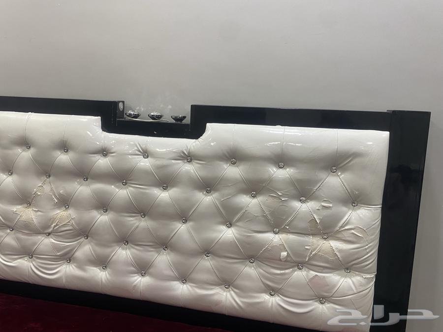 A bed with a new mattress64441732101889111