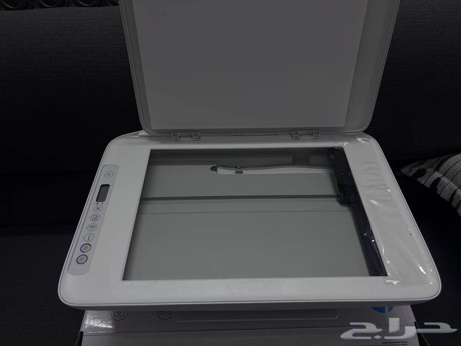 طابعة HP شبه جديده وعليها قراطيس كمان64439815971459114