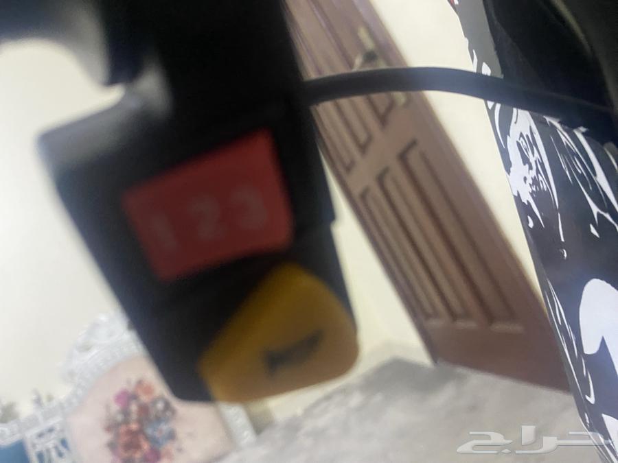 السكوتر لبيع على السوم مع جميع اغراضه64437355625218111