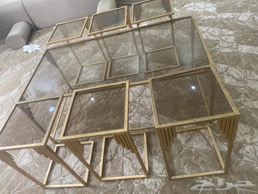 Very clean serving tables64437261348099111