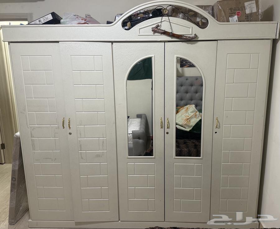 دولاب بحاله جيده   300 ريال64440342761346110