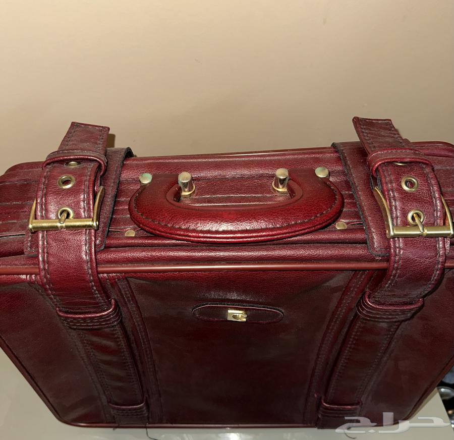 شنطة كلاسيكية للبيع64438123278081112