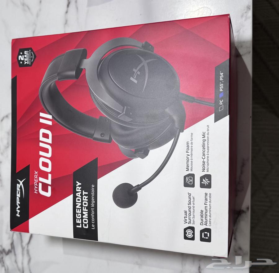 HyperX Cloud 2 with all accessories64437625429761112