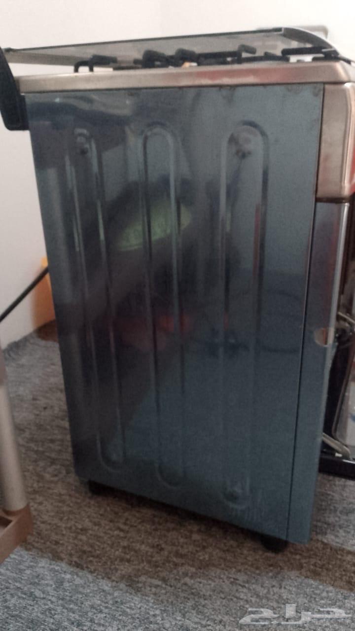 غاز فرن بحالة ممتازه وعلى الشرط64436453784193112