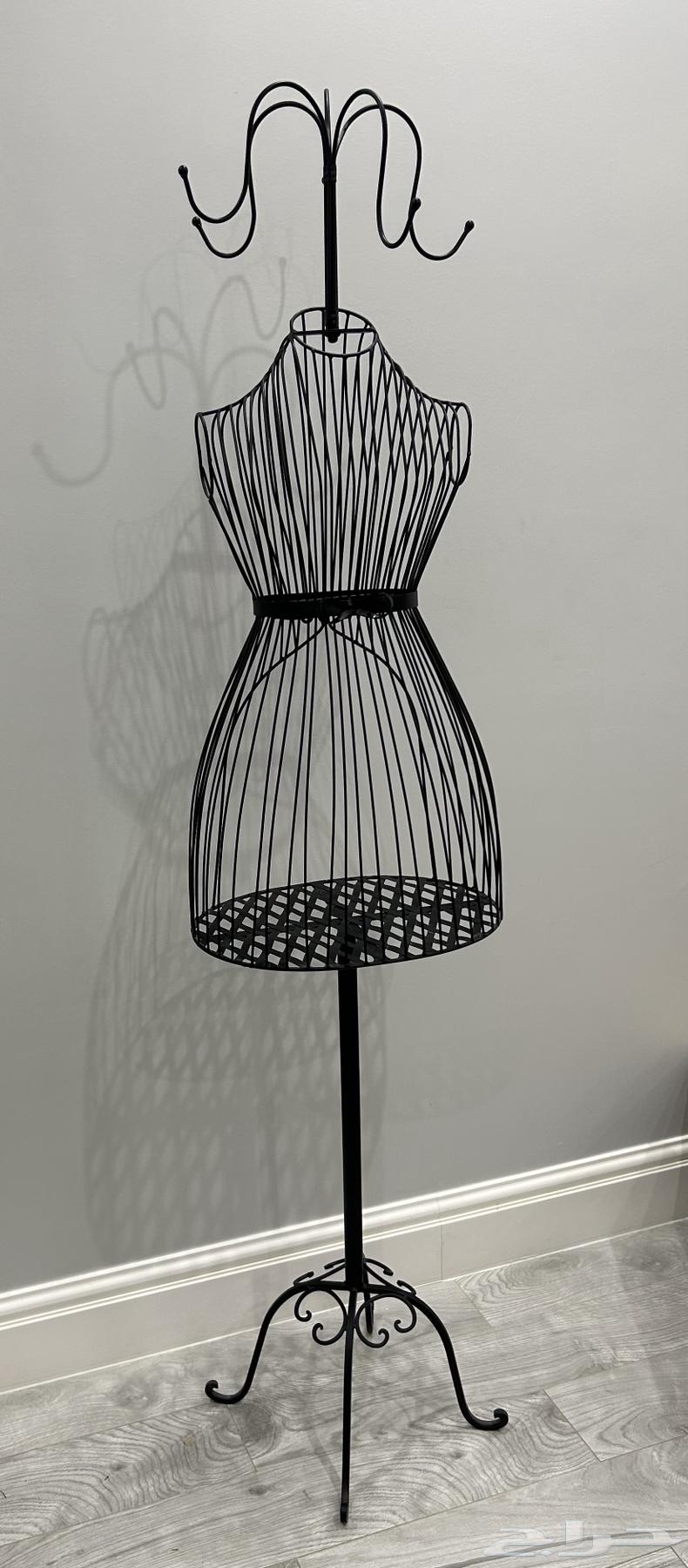 ستاند فساتين لونه اسود64440914592001110