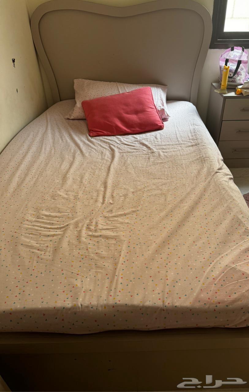 2 سرير نوم خشب نظيفه نفر ونص للبيع64435504000771110