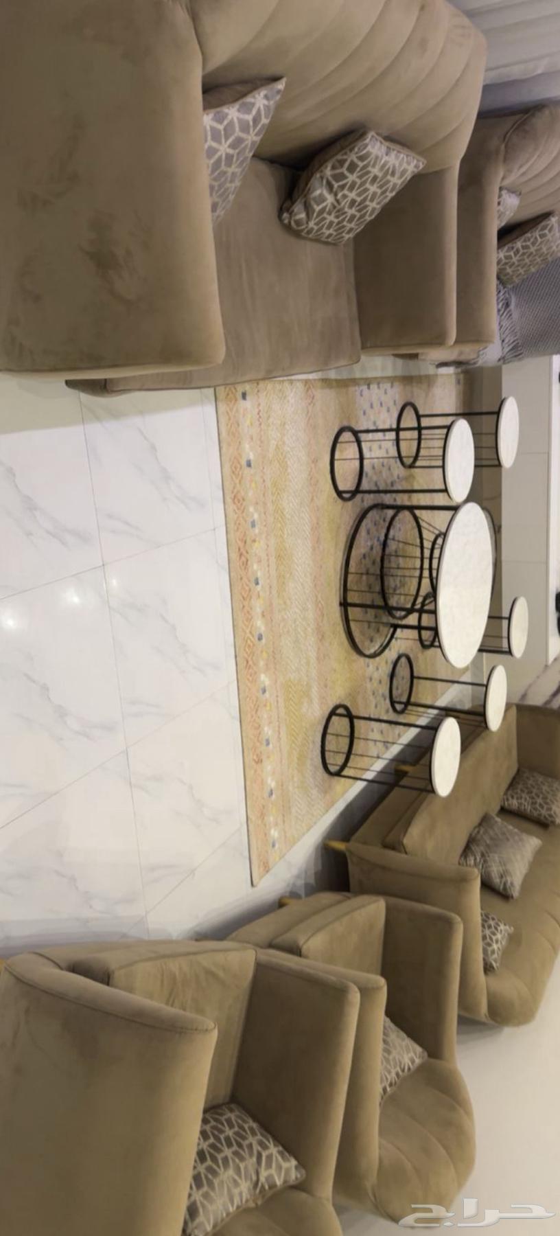 كنب 9 اشخاص مع فرشة مع طولة خدمه كبيره 2 وطاولة خدمه صفيره564434141883905110