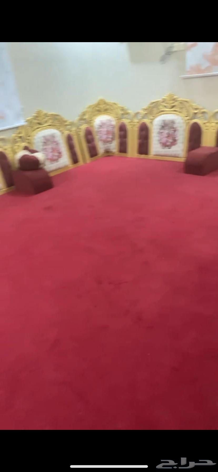 مساند ملكيه معا ست مراكي للبيع ويوجود فرشه عليها بعض الحروق64438672450051111