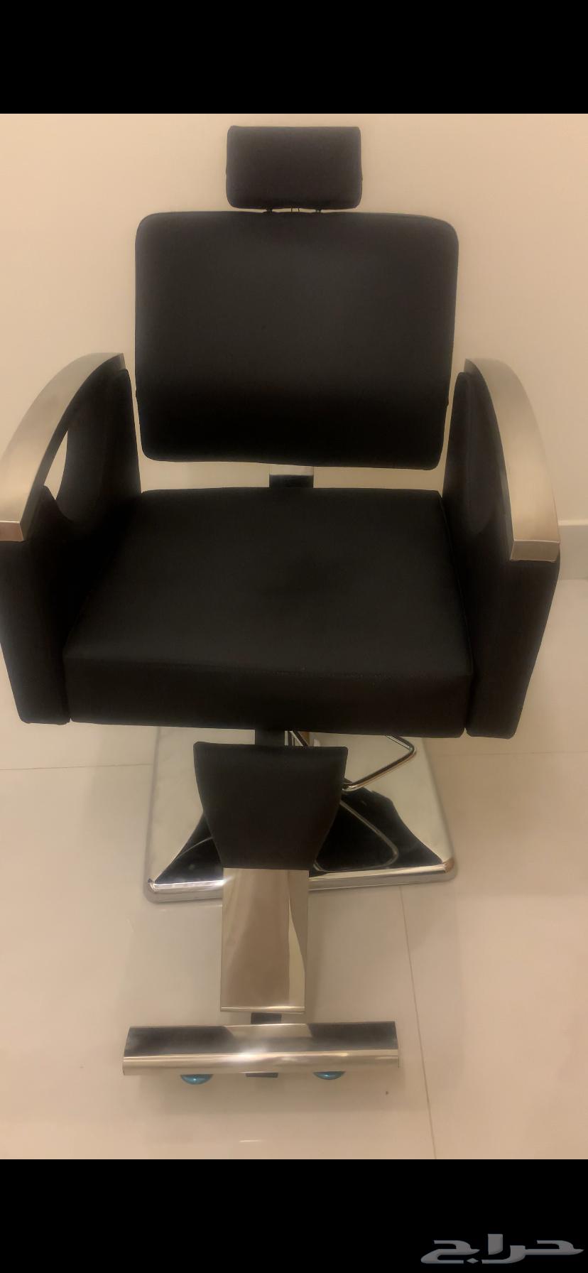 كرسي حلاق ب 700 ريال64437423164289110
