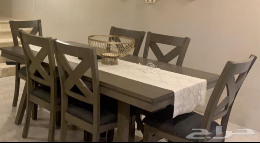 طاولة من أشلي للبيع64435163808771110