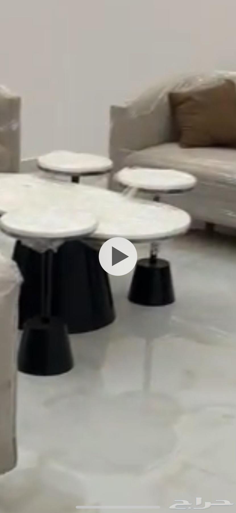 Semi-new table64433740071171110