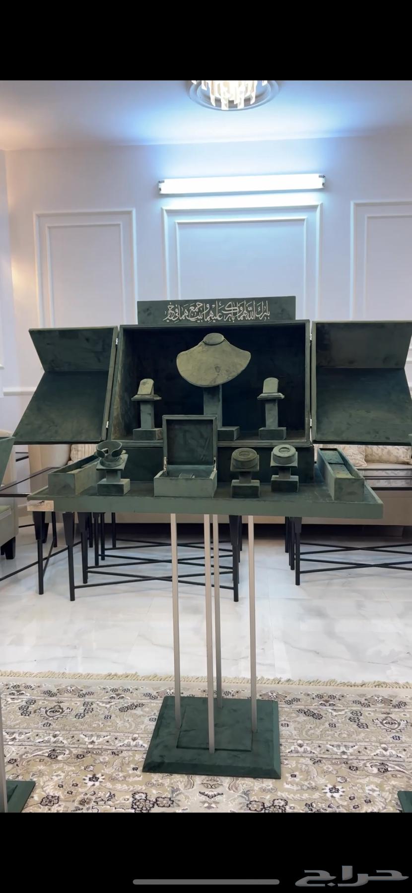 Queen Tables64438485100034114