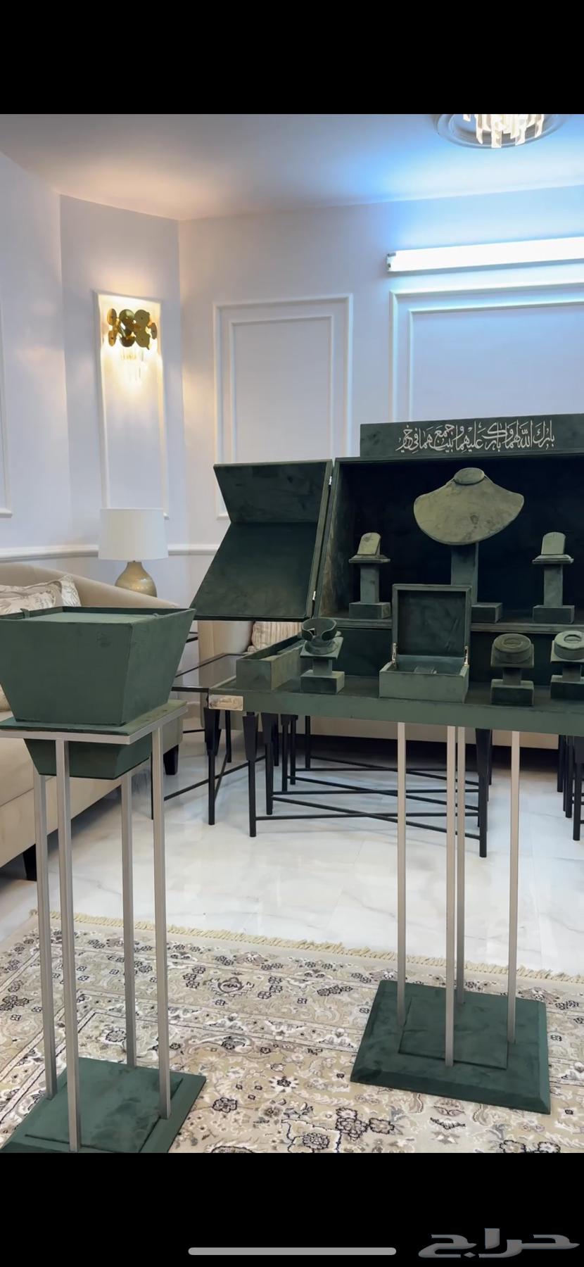 Queen Tables64438485100034113