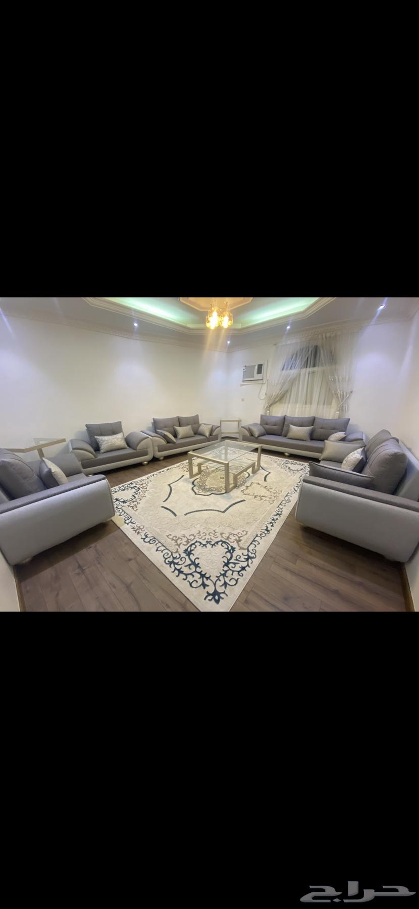 Carpet and curtain64438015645186110